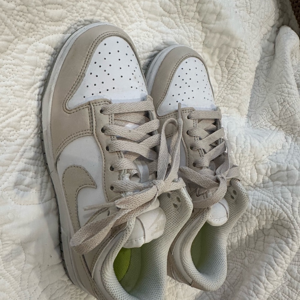 Women’s Nike dunk low sneakers